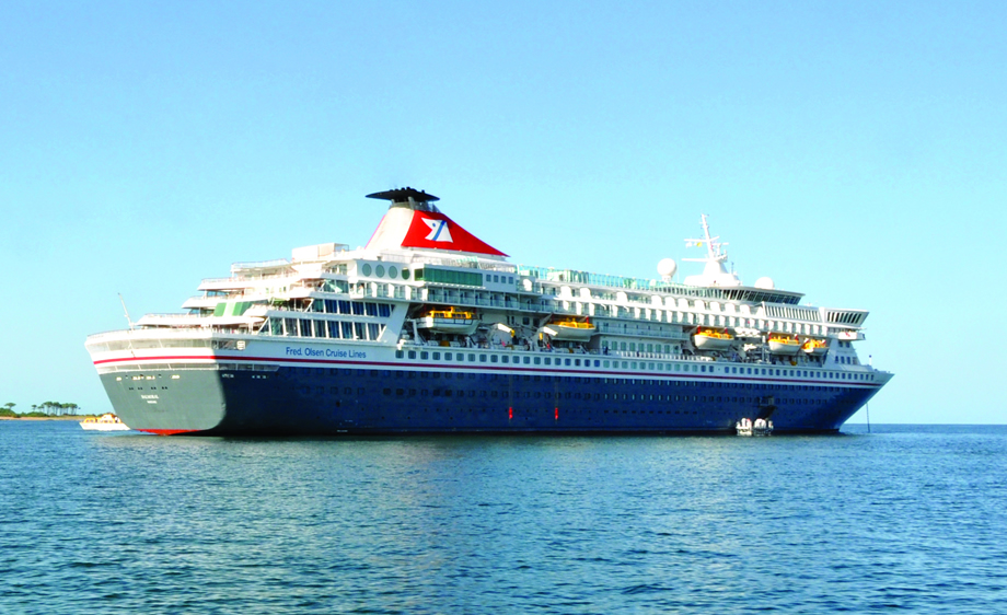 current position of balmoral cruise ship